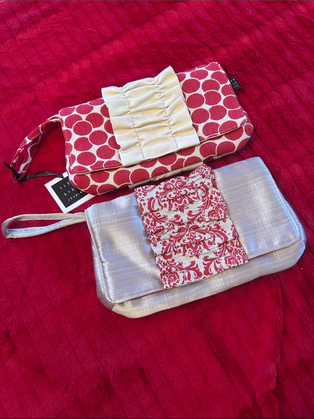 1154 Lill Studio Red and Cream Wristlet Clutch Duo
